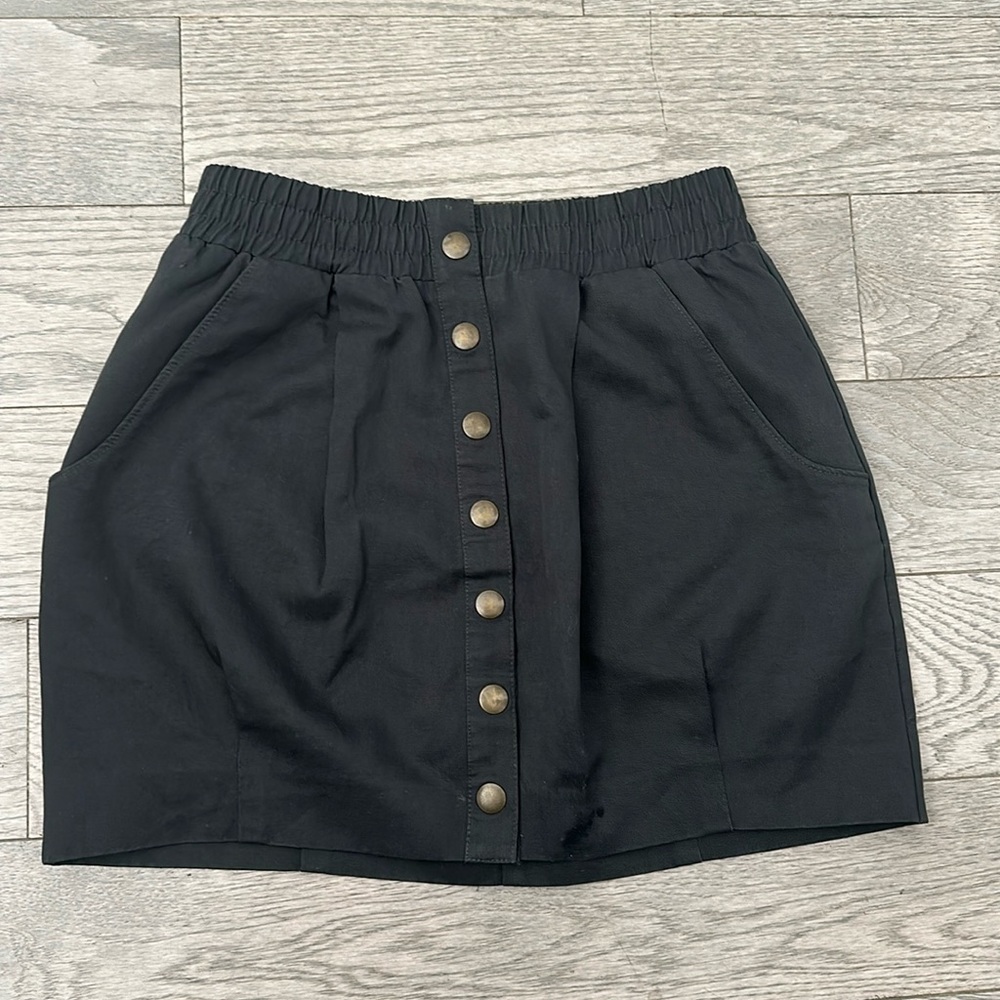 H&M | High Waist Mini Skirt w/ Pockets & Snap Closure